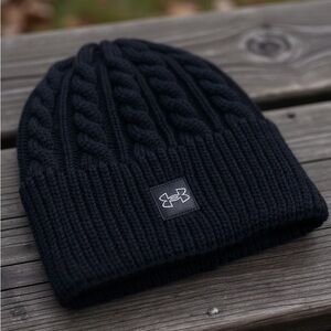 Under Armour Women's Halftime Cable Knit Beanie Black NWT